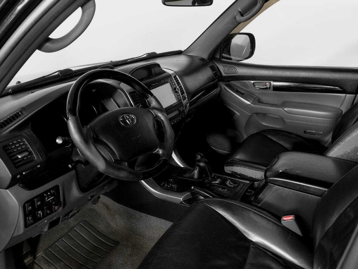 Toyota Land Cruiser Prado с пробегом — 2007 год. Фото: #13