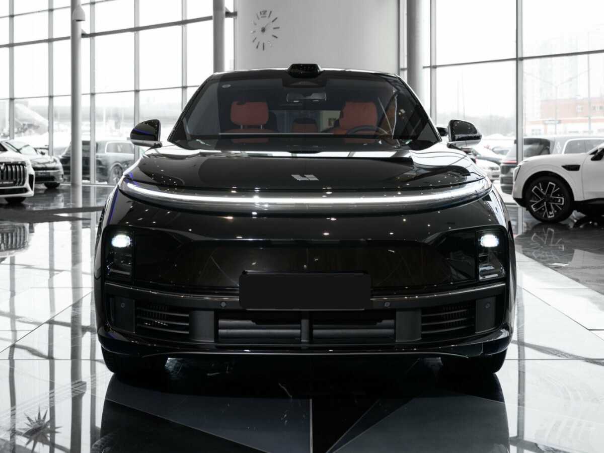 LiXiang L7 с пробегом — 2024 год. Фото: #1