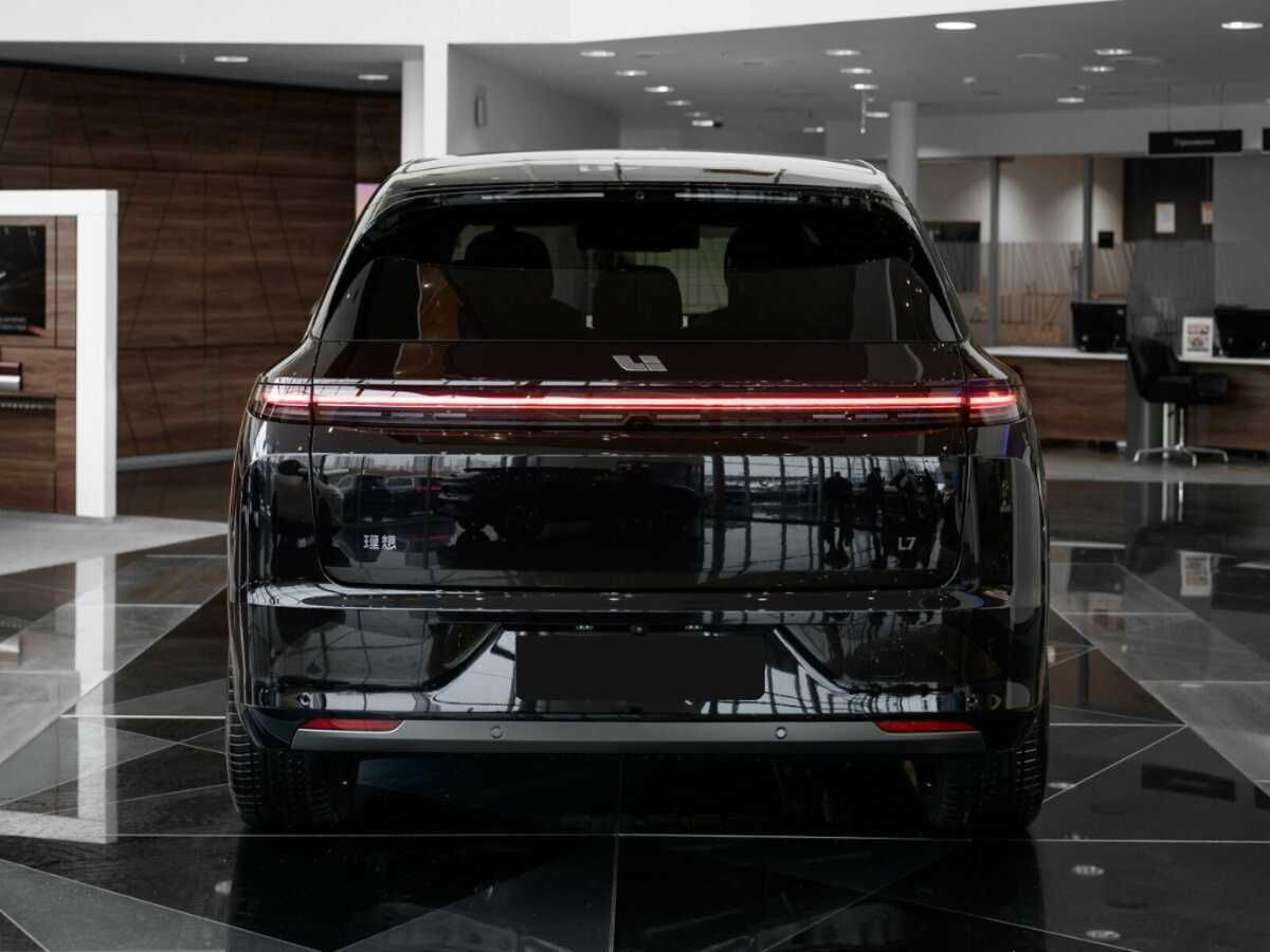 LiXiang L7 с пробегом — 2024 год. Фото: #4