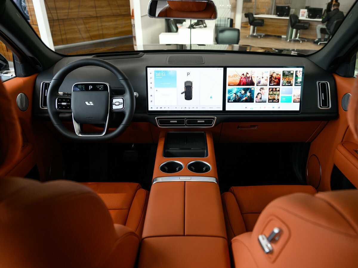 LiXiang L7 с пробегом — 2024 год. Фото: #12