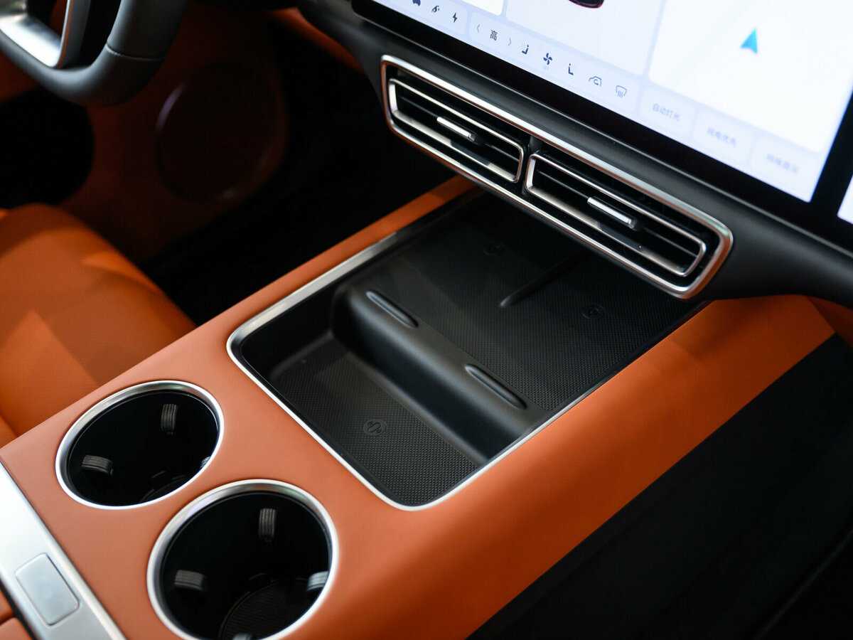 LiXiang L7 с пробегом — 2024 год. Фото: #13