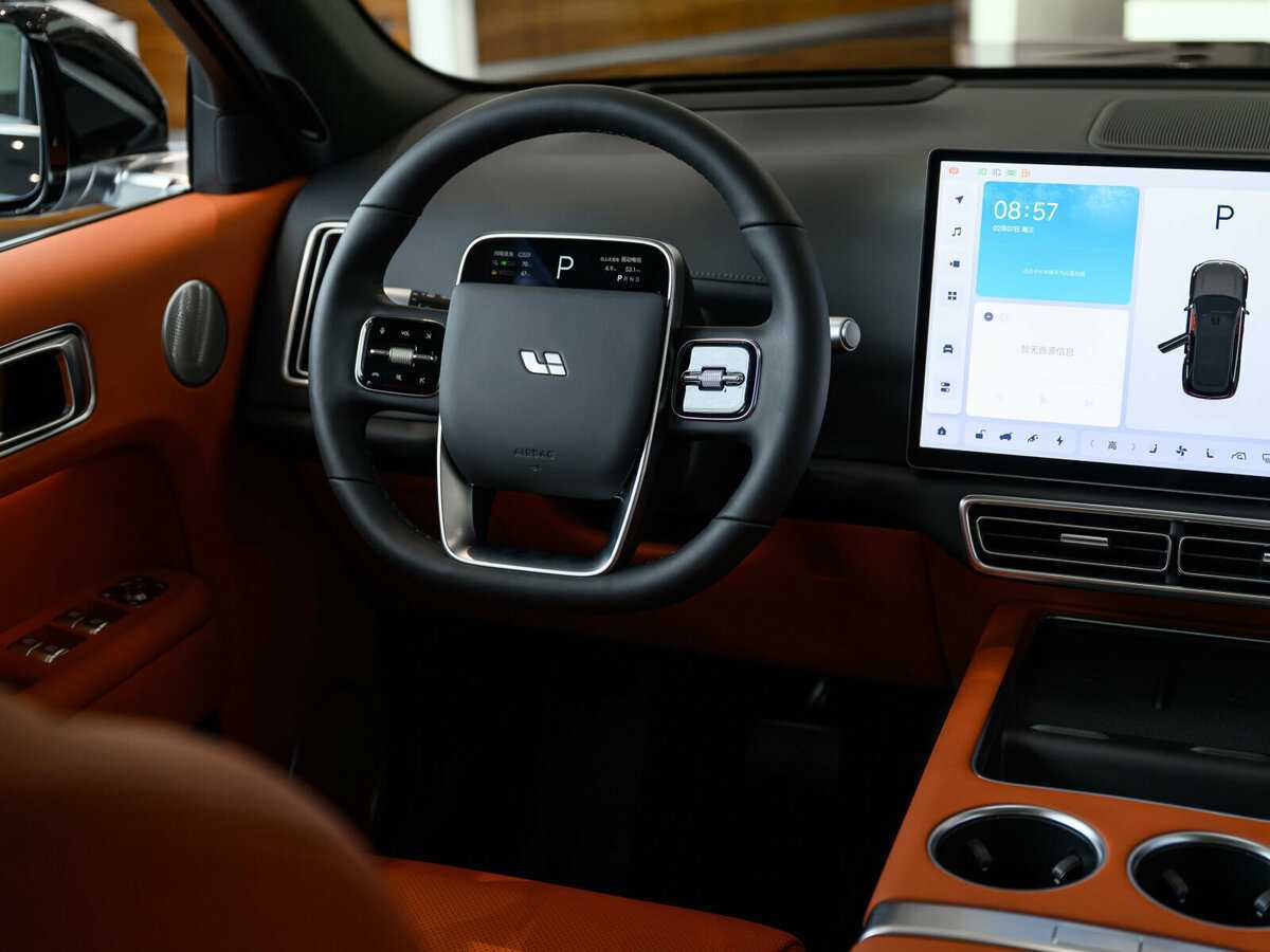 LiXiang L7 с пробегом — 2024 год. Фото: #18