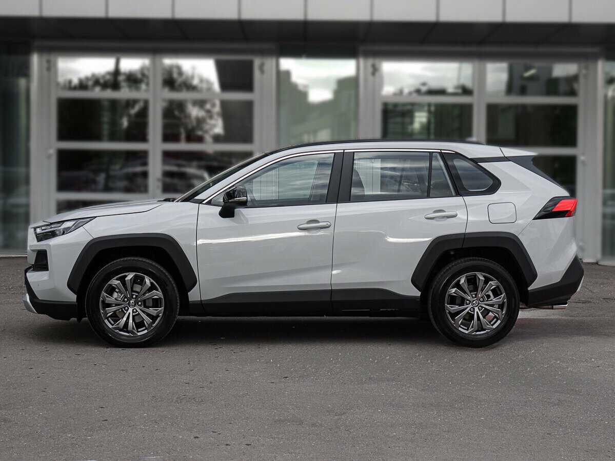 Toyota RAV4 с пробегом — 2024 год. Фото: #1