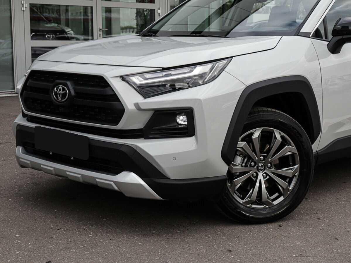 Toyota RAV4 с пробегом — 2024 год. Фото: #2