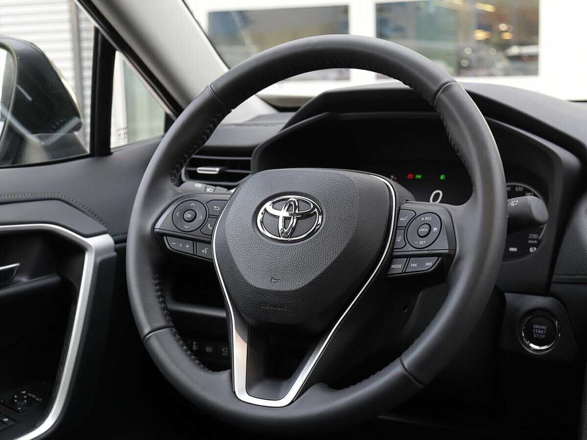 Toyota RAV4 с пробегом — 2024 год. Фото: #8