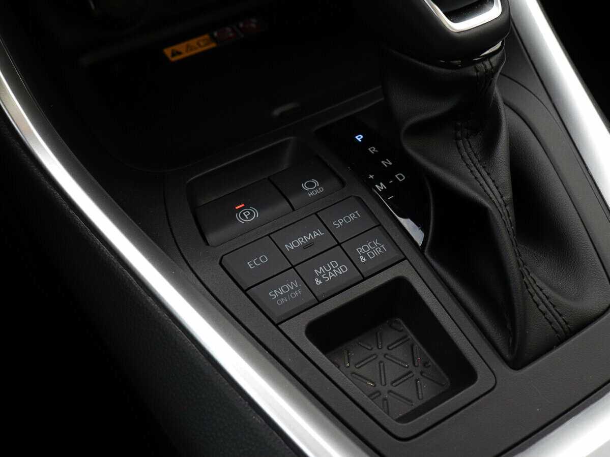 Toyota RAV4 с пробегом — 2024 год. Фото: #10