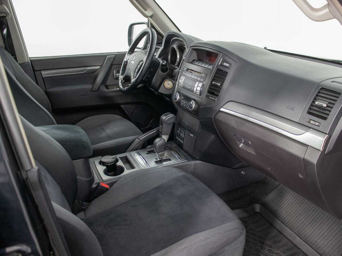 Mitsubishi Pajero с пробегом — 2007 год. Фото: #8