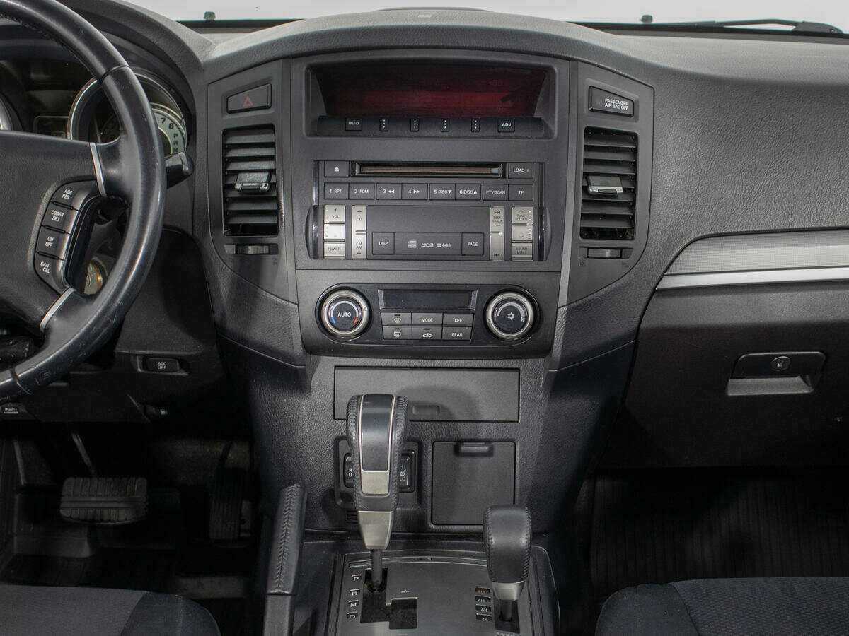 Mitsubishi Pajero с пробегом — 2007 год. Фото: #17