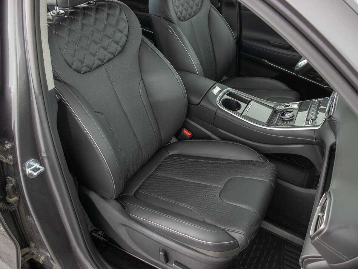 Hyundai Santa Fe с пробегом — 2023 год. Фото: #7