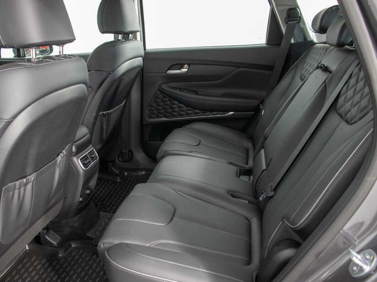 Hyundai Santa Fe с пробегом — 2023 год. Фото: #10