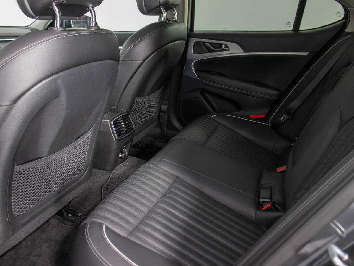 Genesis G70 с пробегом — 2018 год. Фото: #12