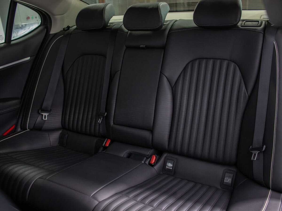 Genesis G70 с пробегом — 2018 год. Фото: #13