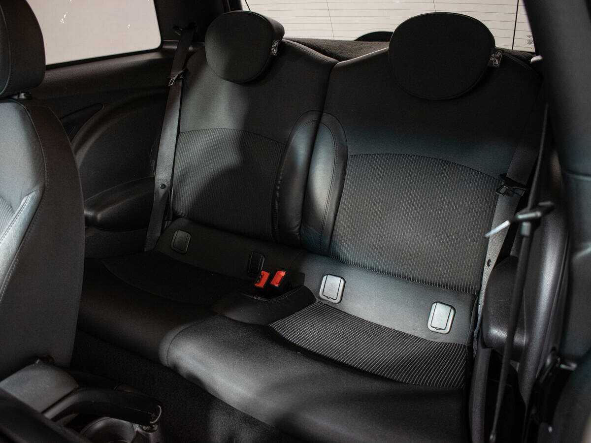 Mini Hatch с пробегом — 2012 год. Фото: #8