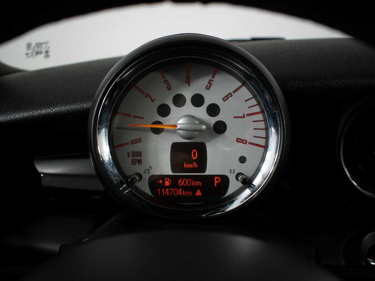 Mini Hatch с пробегом — 2012 год. Фото: #9