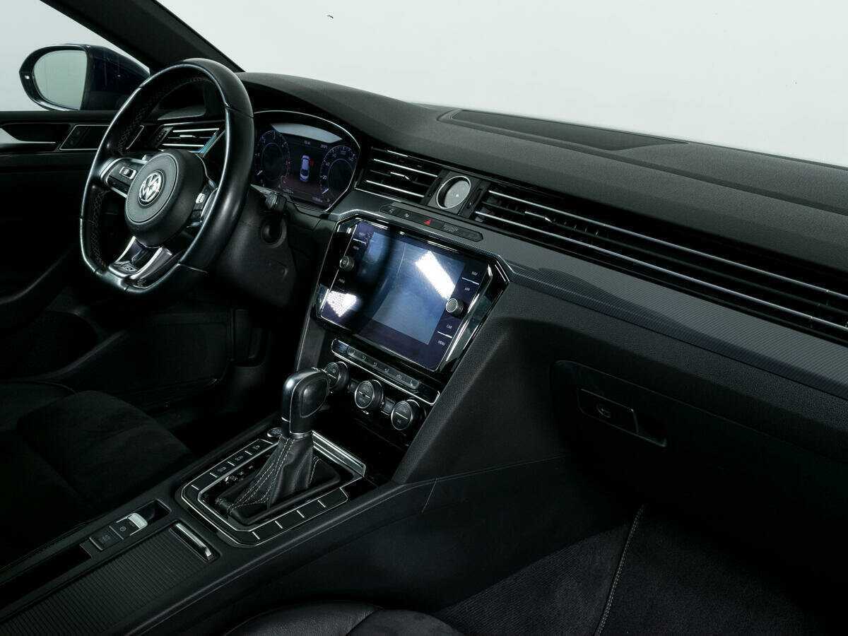 Volkswagen Arteon с пробегом — 2017 год. Фото: #8