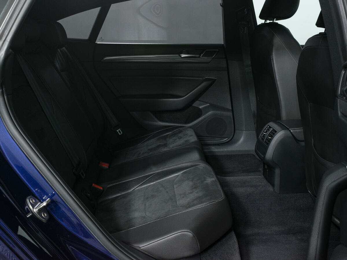 Volkswagen Arteon с пробегом — 2017 год. Фото: #11