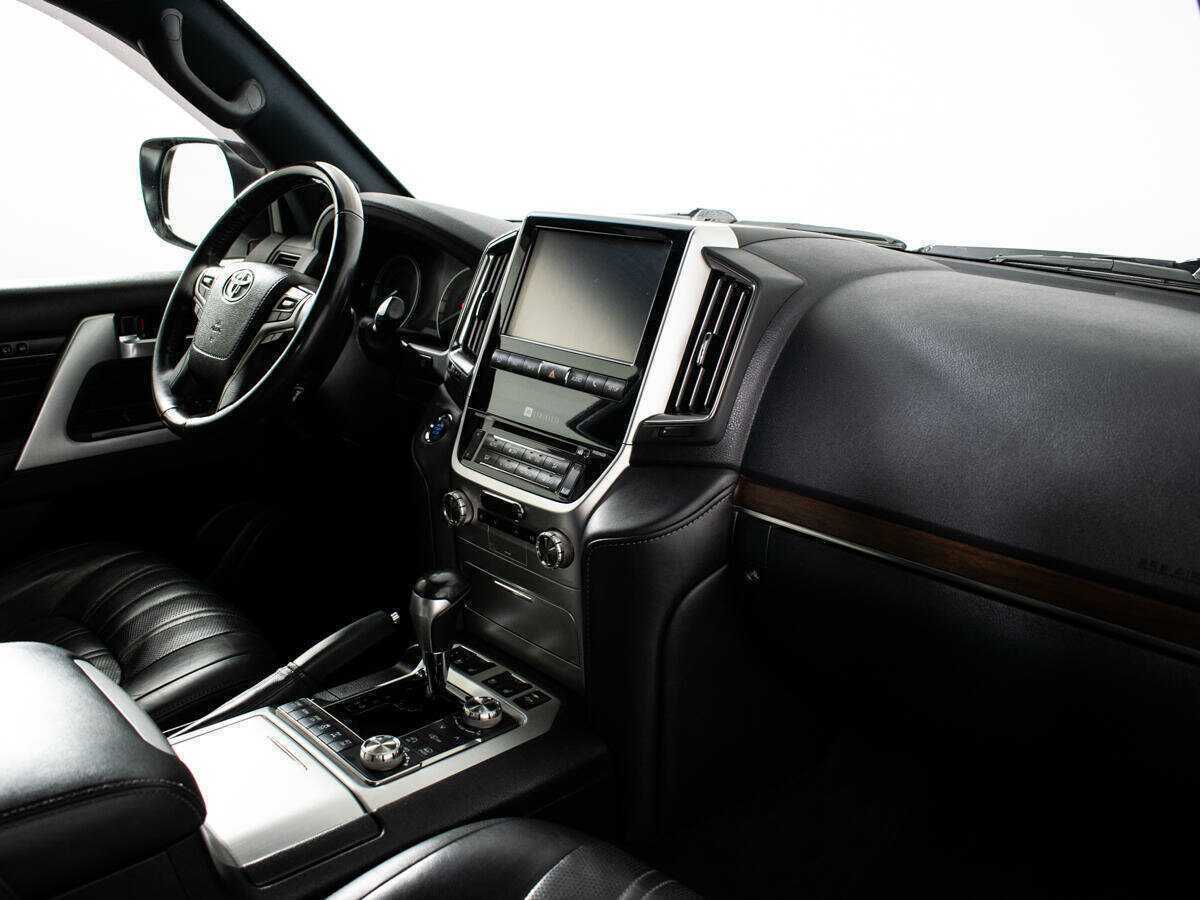 Toyota Land Cruiser с пробегом — 2019 год. Фото: #6