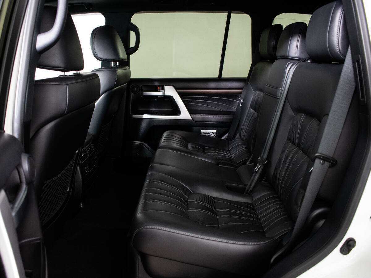 Toyota Land Cruiser с пробегом — 2019 год. Фото: #7