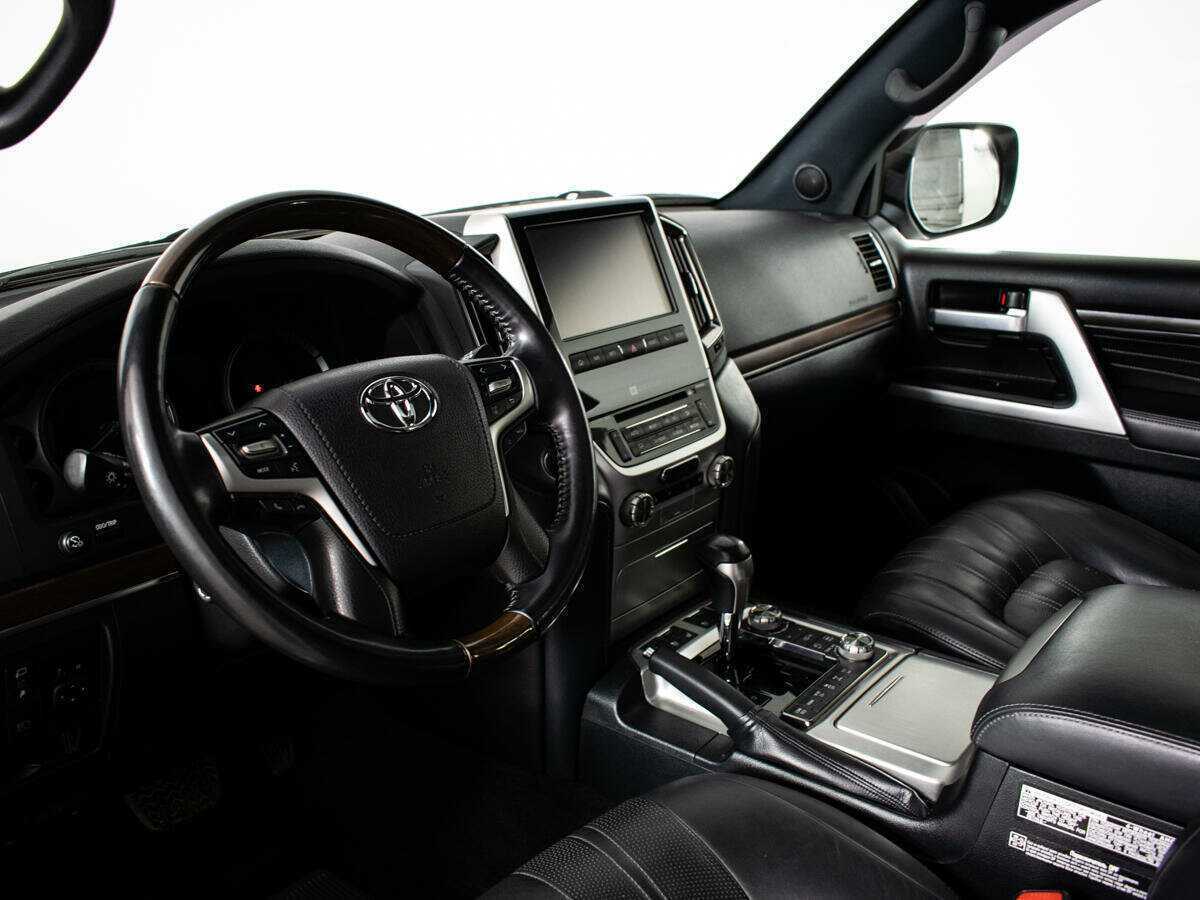 Toyota Land Cruiser с пробегом — 2019 год. Фото: #10
