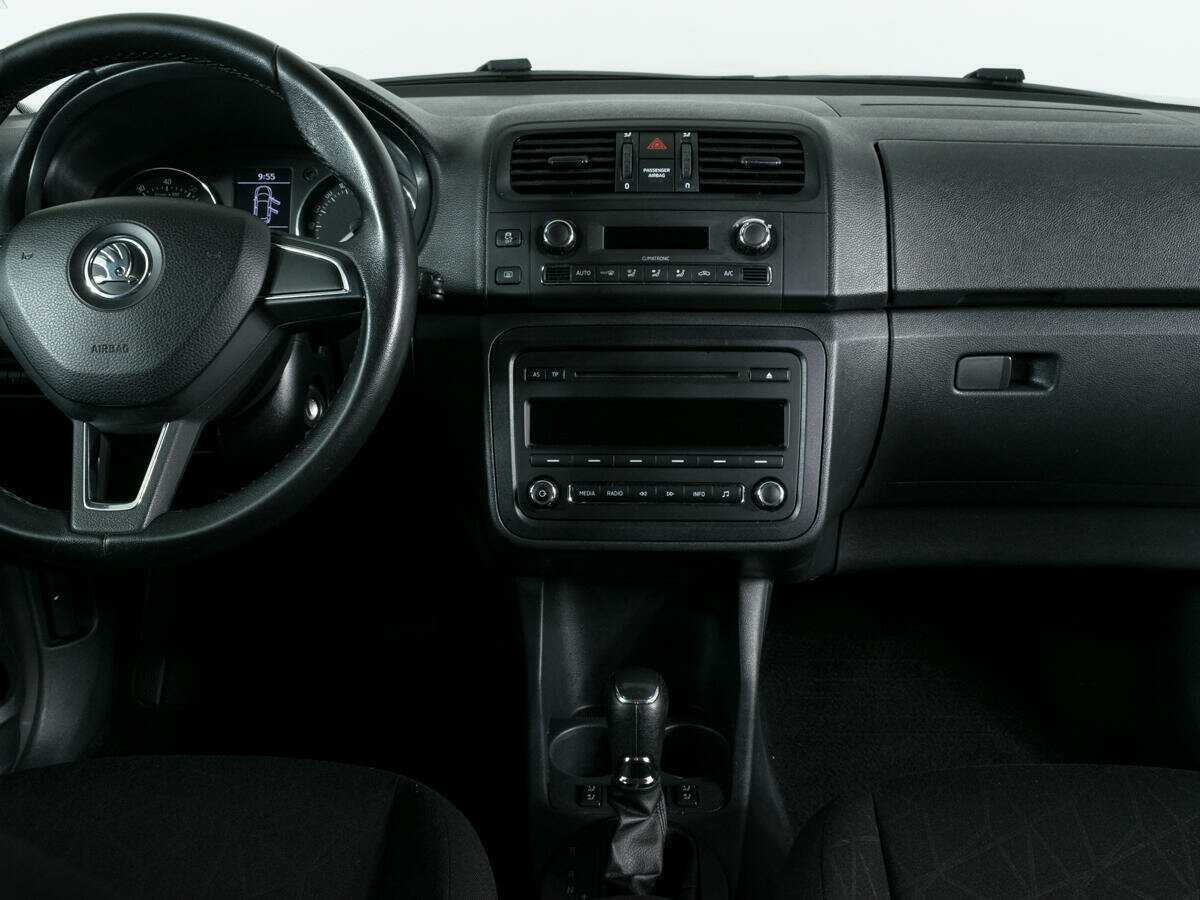 Skoda Fabia с пробегом — 2013 год. Фото: #7