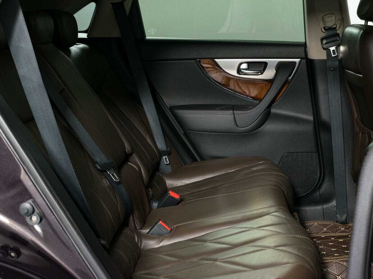 Infiniti FX с пробегом — 2010 год. Фото: #11