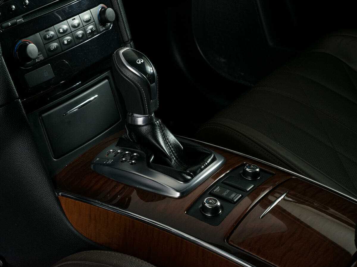 Infiniti FX с пробегом — 2010 год. Фото: #16