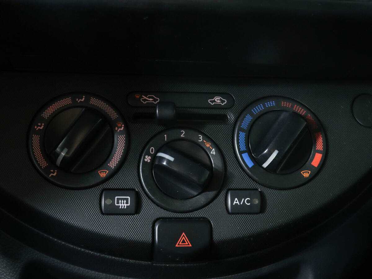 Nissan Note с пробегом — 2011 год. Фото: #11