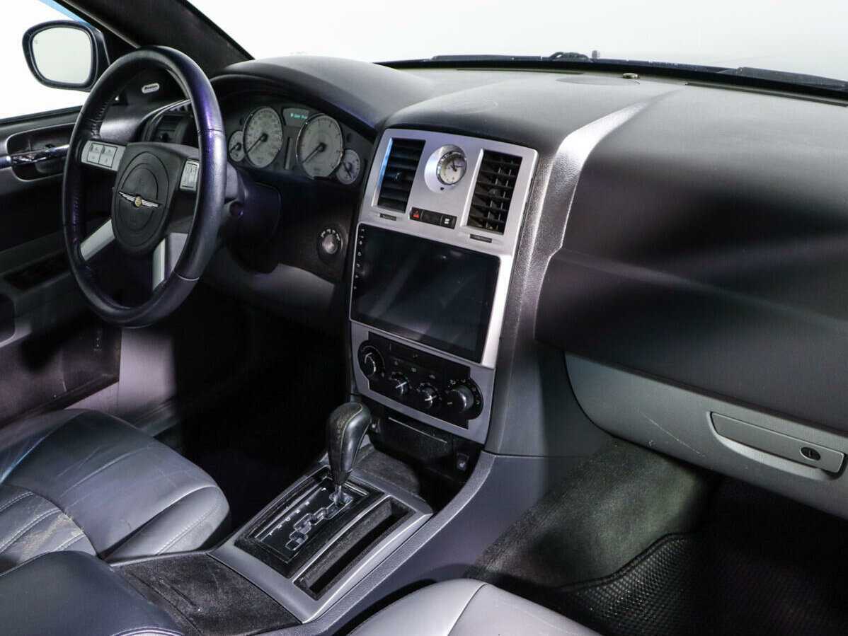 Chrysler 300C с пробегом — 2005 год. Фото: #6