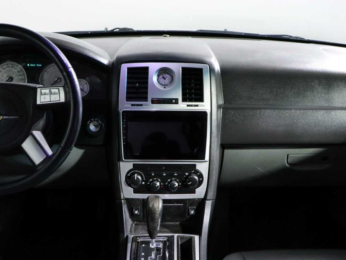 Chrysler 300C с пробегом — 2005 год. Фото: #10