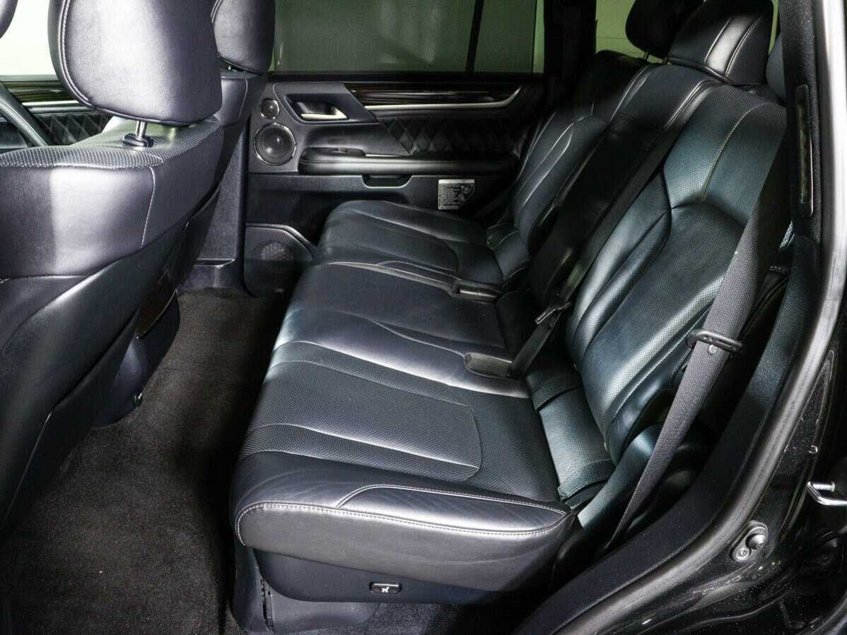 Lexus LX с пробегом — 2017 год. Фото: #9