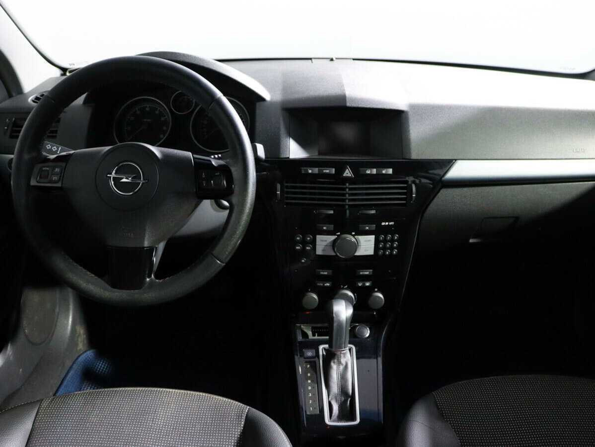 Opel Astra с пробегом — 2008 год. Фото: #8