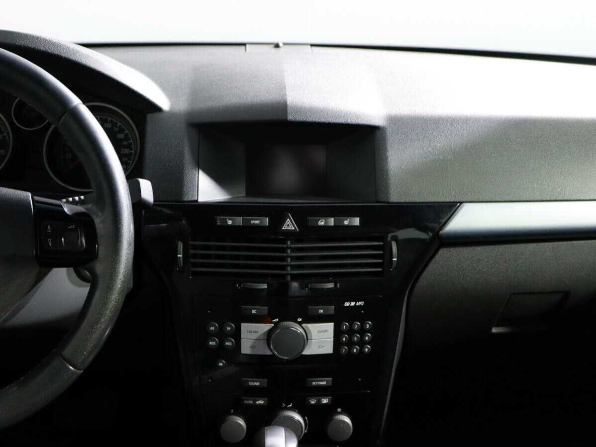 Opel Astra с пробегом — 2008 год. Фото: #9