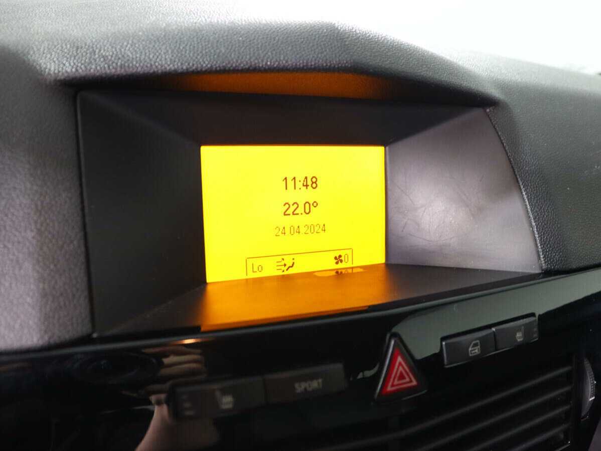 Opel Astra с пробегом — 2008 год. Фото: #12