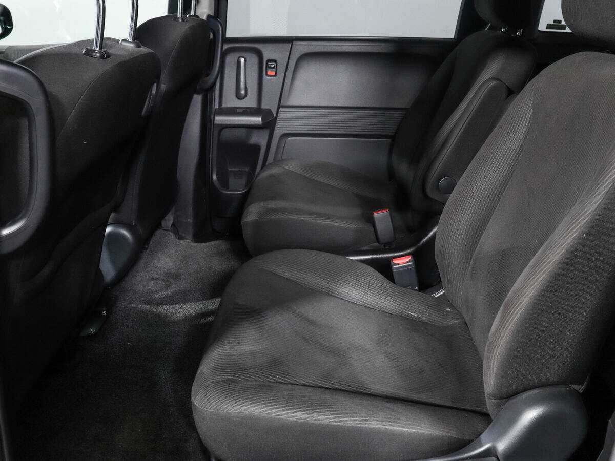 Honda Freed с пробегом — 2011 год. Фото: #9