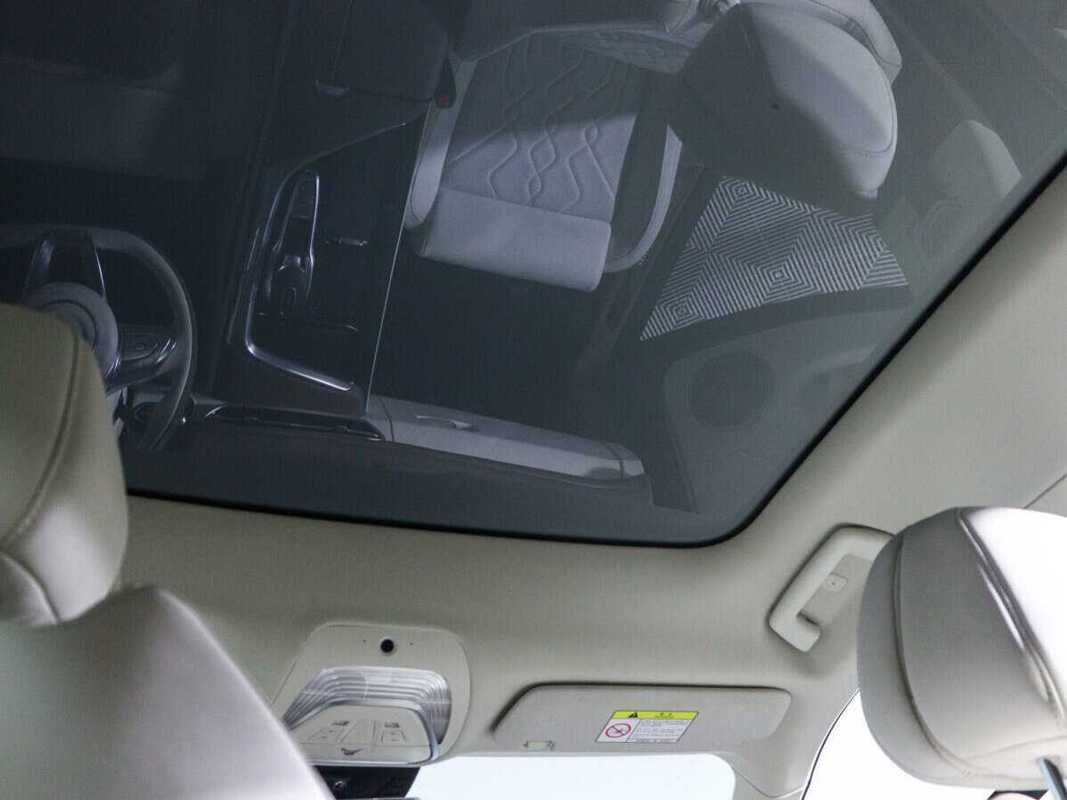 Voyah Free с пробегом — 2022 год. Фото: #13