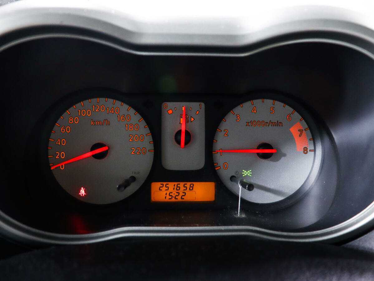 Nissan Note с пробегом — 2007 год. Фото: #10