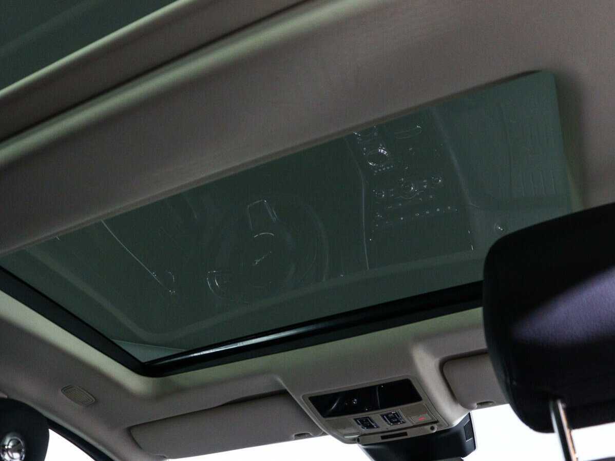 Jaguar XJ с пробегом — 2018 год. Фото: #15