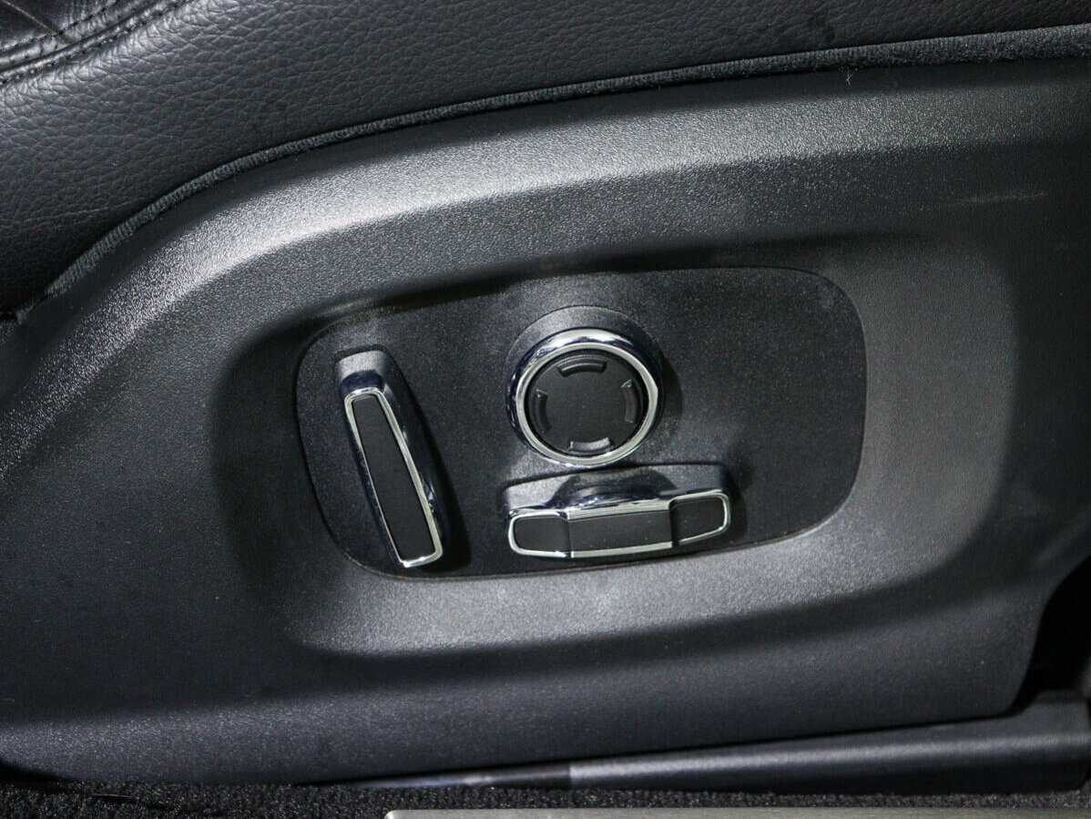 Jaguar XJ с пробегом — 2018 год. Фото: #16