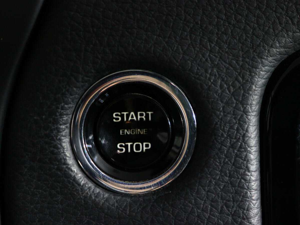 Jaguar XJ с пробегом — 2018 год. Фото: #19