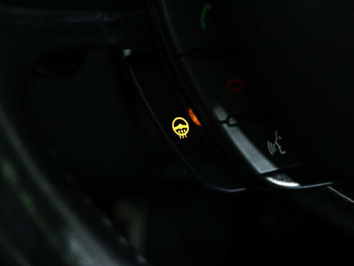 Jaguar XJ с пробегом — 2018 год. Фото: #23