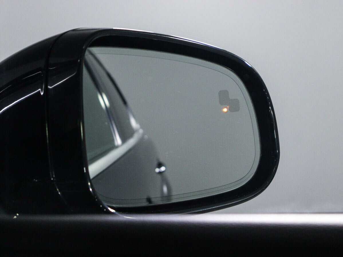 Jaguar XJ с пробегом — 2018 год. Фото: #27