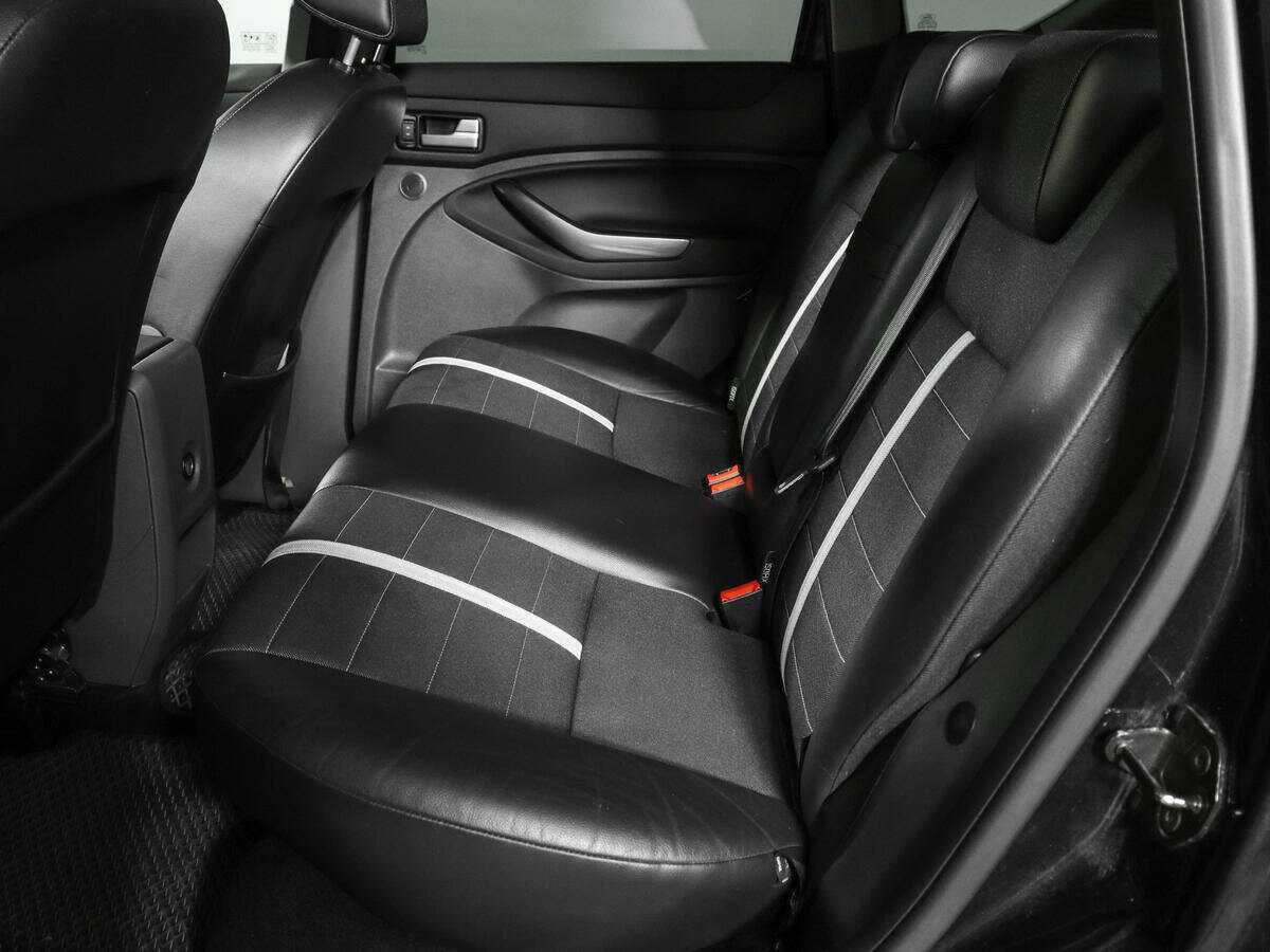 Ford Kuga с пробегом — 2012 год. Фото: #9