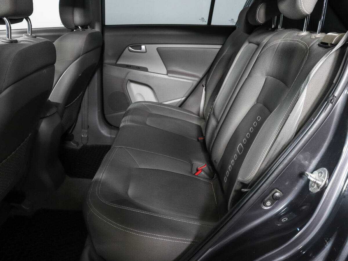 Kia Sportage с пробегом — 2010 год. Фото: #7
