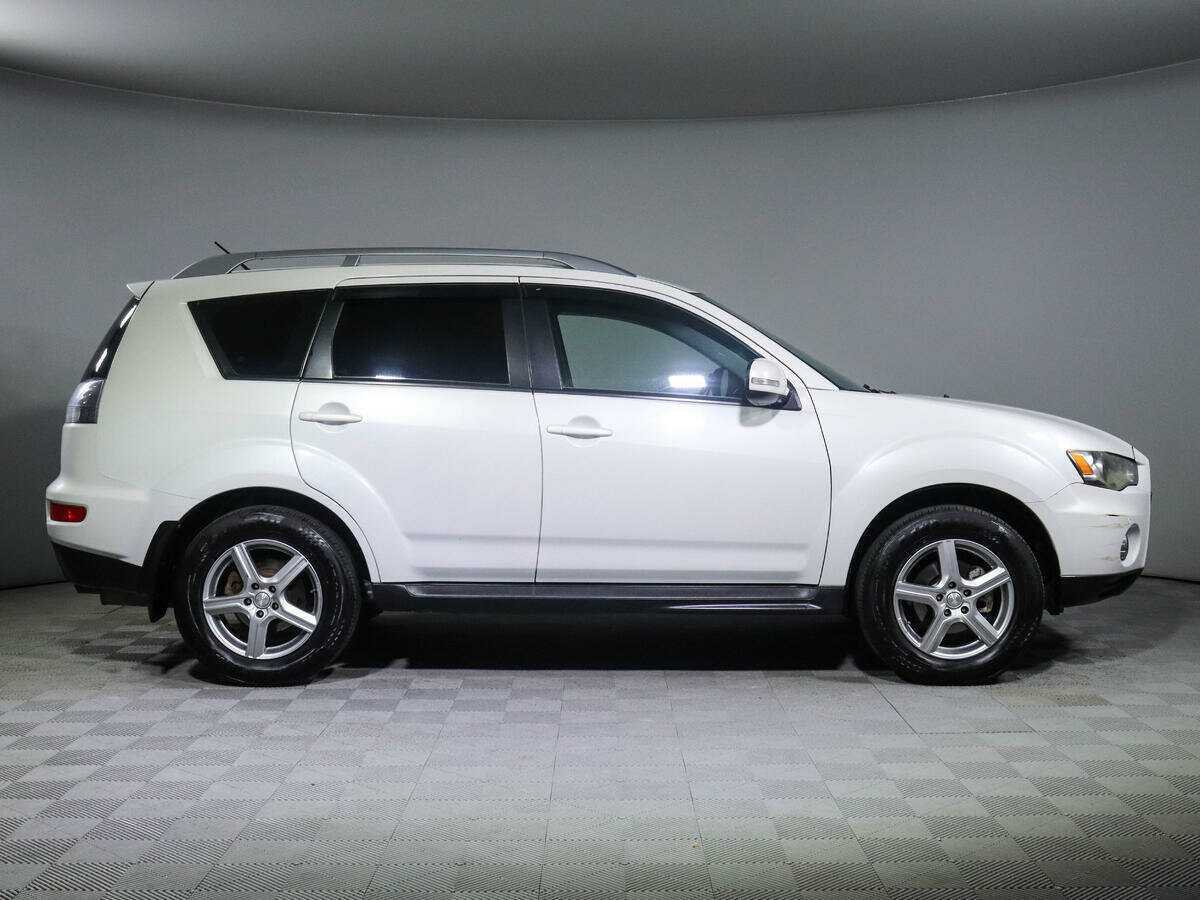 Mitsubishi Outlander с пробегом — 2010 год. Фото: #3
