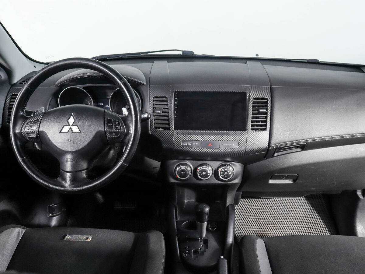 Mitsubishi Outlander с пробегом — 2010 год. Фото: #10