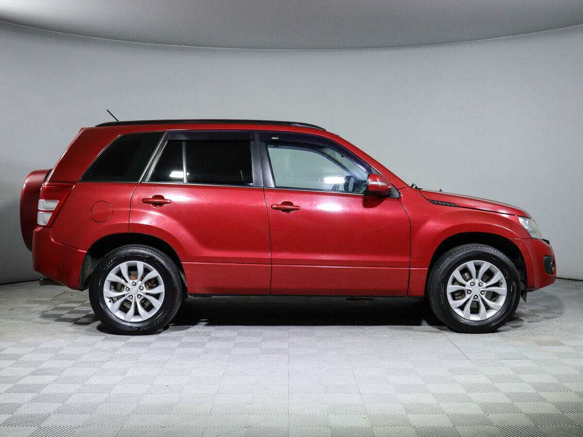 Suzuki Grand Vitara с пробегом — 2012 год. Фото: #3