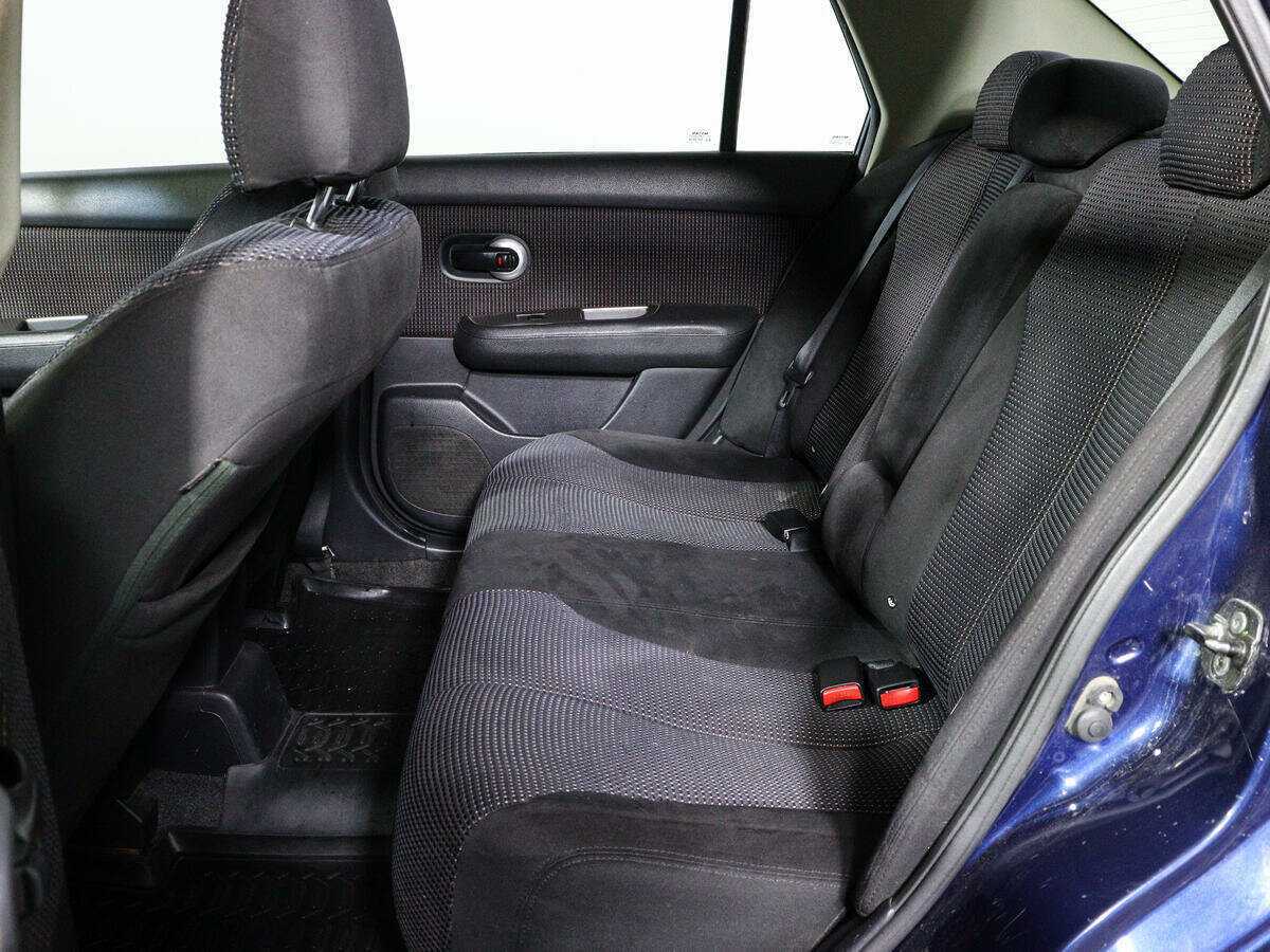 Nissan Tiida с пробегом — 2011 год. Фото: #9