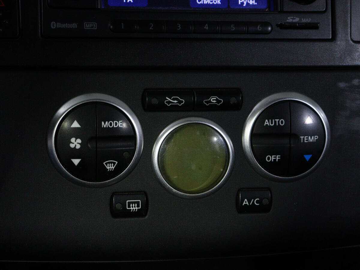 Nissan Tiida с пробегом — 2011 год. Фото: #17