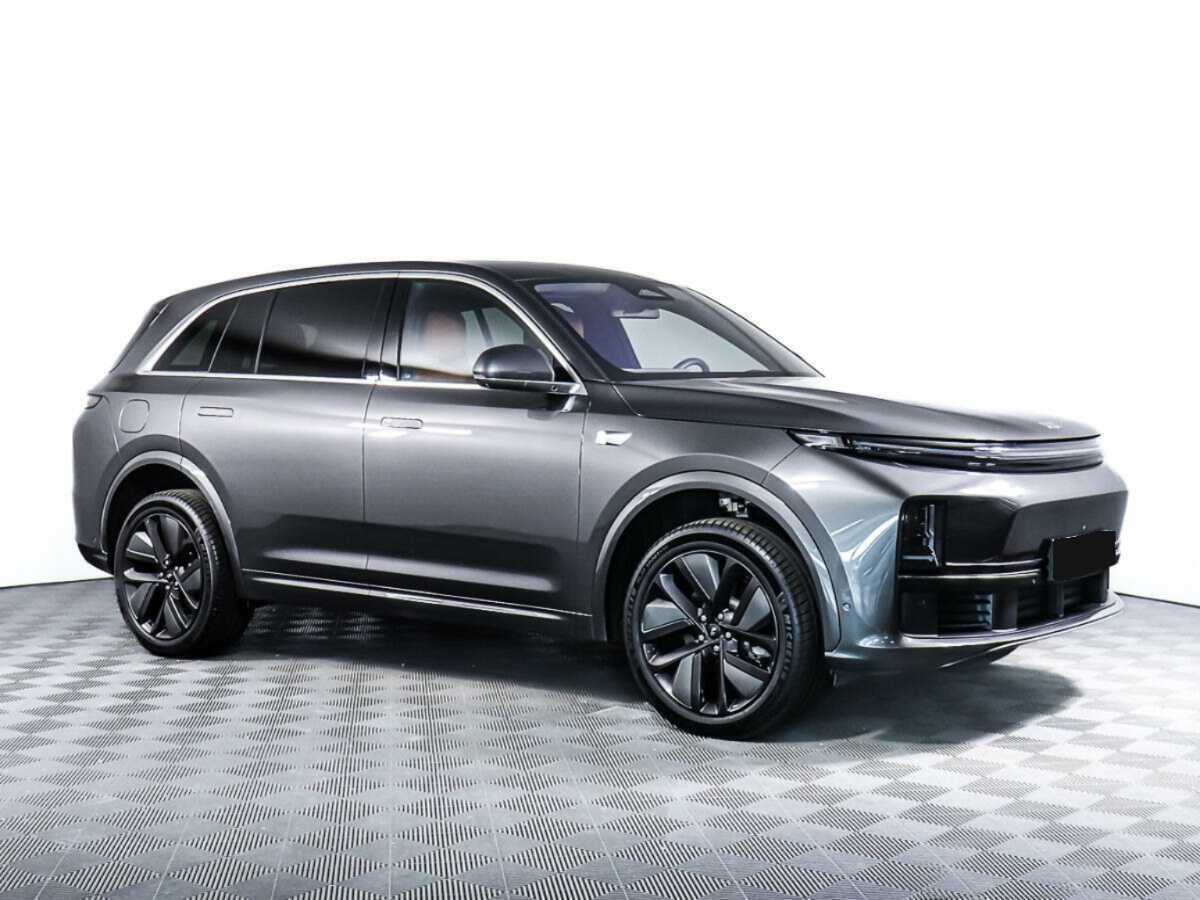 LiXiang L7 с пробегом — 2023 год. Фото: #1