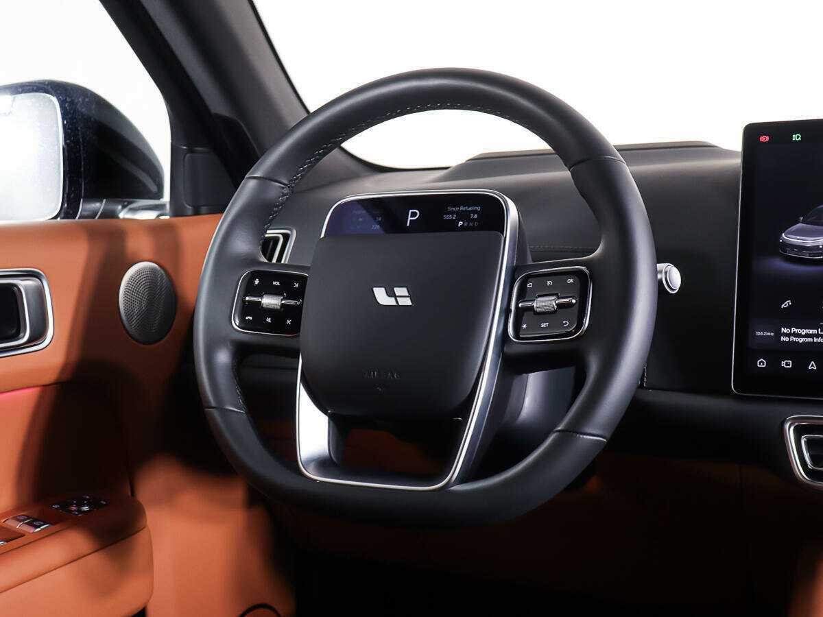 LiXiang L7 с пробегом — 2023 год. Фото: #14